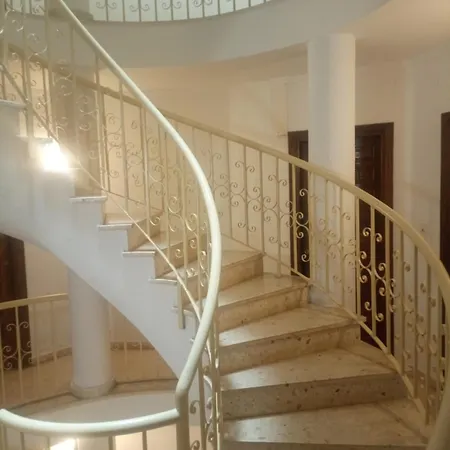 Estudio Dos Personas Pura